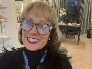 Stunning soft loafers by Peter Kaiser Shoes in an elegant sand suede!