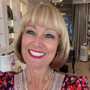 What about some glam sneakers? Look at these beauties!