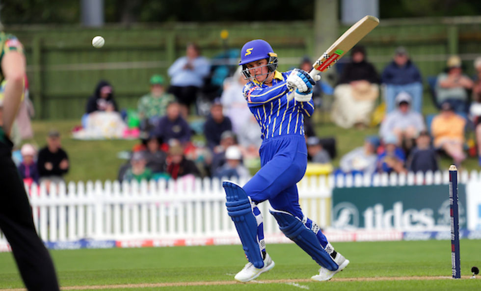 Polly Inglis the Otago Sparks wicket keeper hits through a ball on the way to the Super Sjmash Grand Final PHOTO: LINTOTT PHOTOGRAPHY