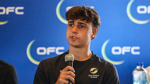 Wellington Phoenix sign 16-year-old talent