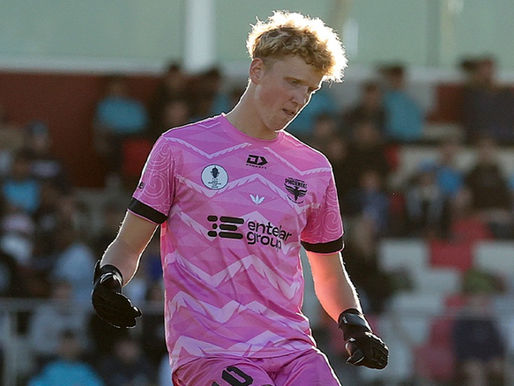 Late goal puts Phoenix into last eight of Cup