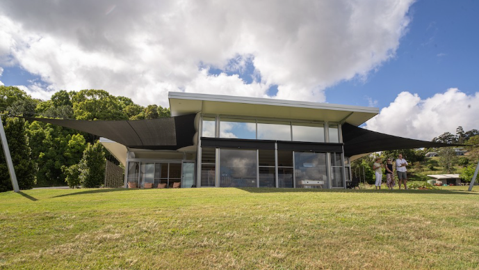 Origin House, Carool.