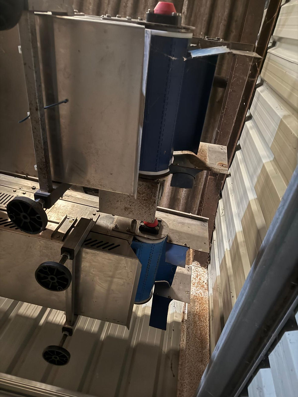 Thumbnail: Swan-neck Elevator Conveyor with flighted belt