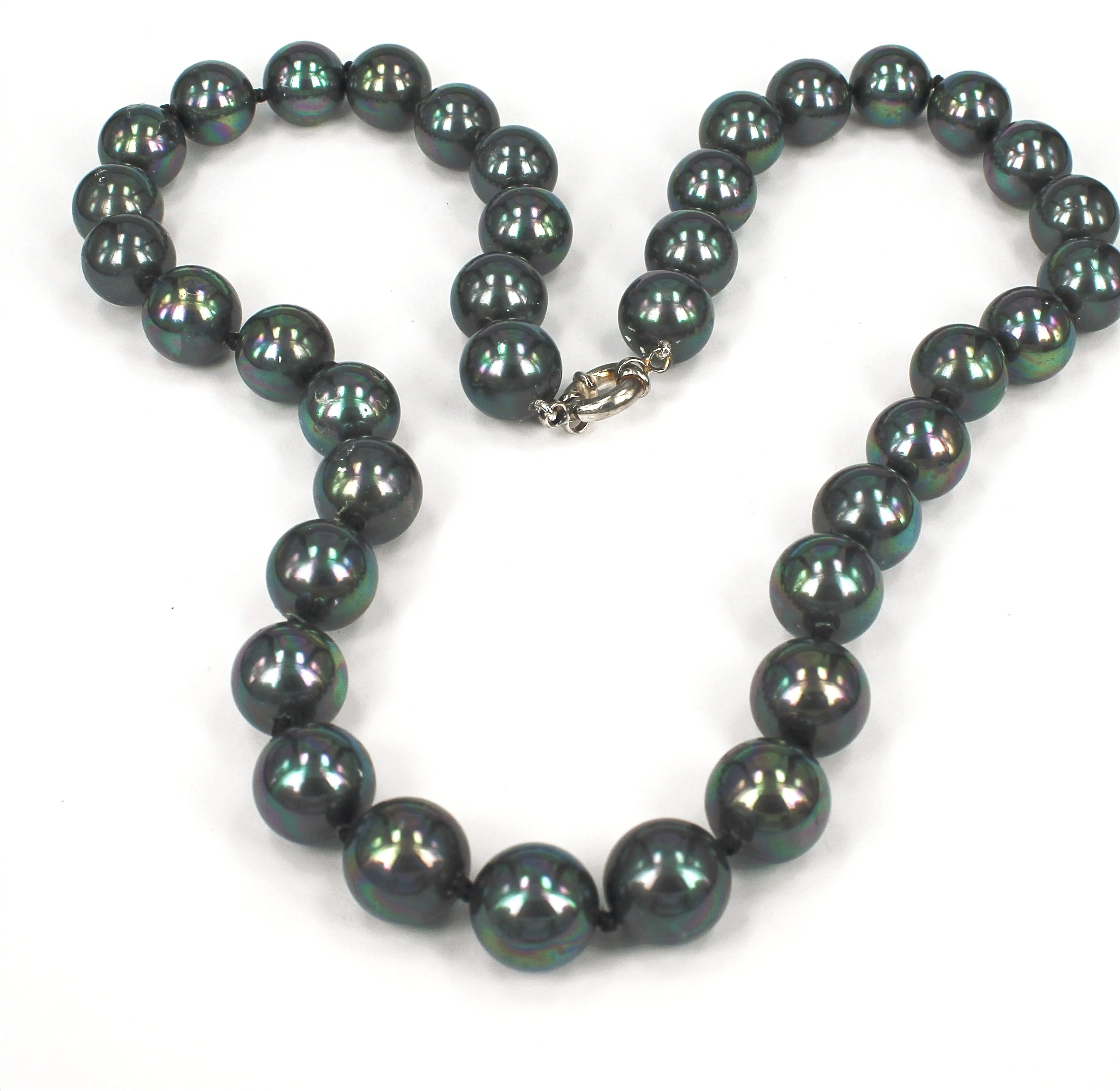 عقد من اللؤلؤ التاهيتي المُعاد تشكيله بطول 50 سم، وقطر 16 مم