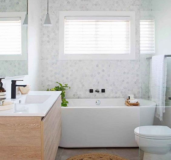 charming+white+bathroom.jpg