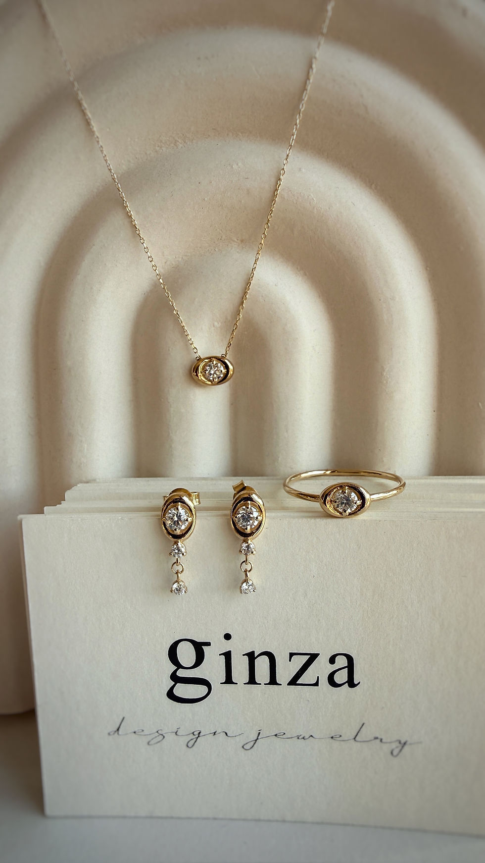 Küçük resim: Clear necklace