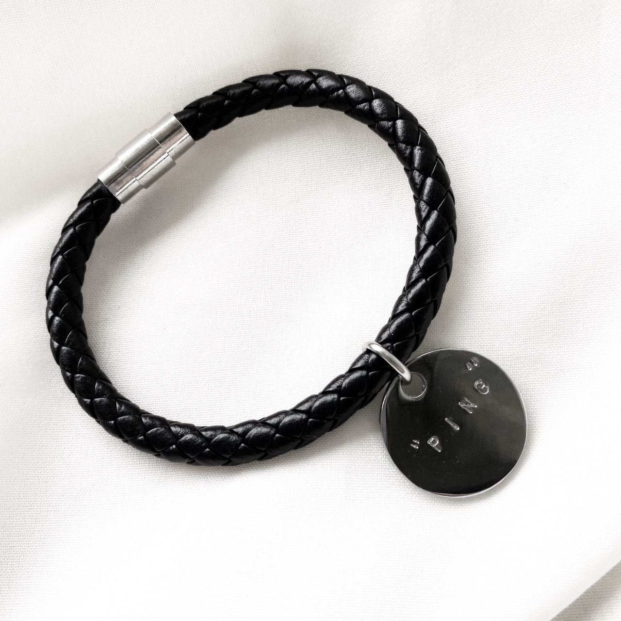 CIRCLE BRAIDED BRACELET