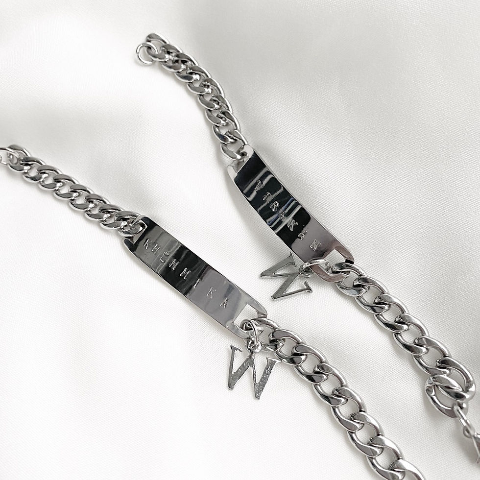 ภาพขนาดย่อ: CURVED CUFF BRACELET