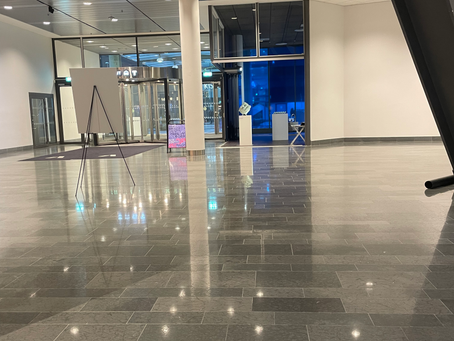 To enter the Space Craft, I took the tunnelbana from the green line to the blue line and arrived at Kista