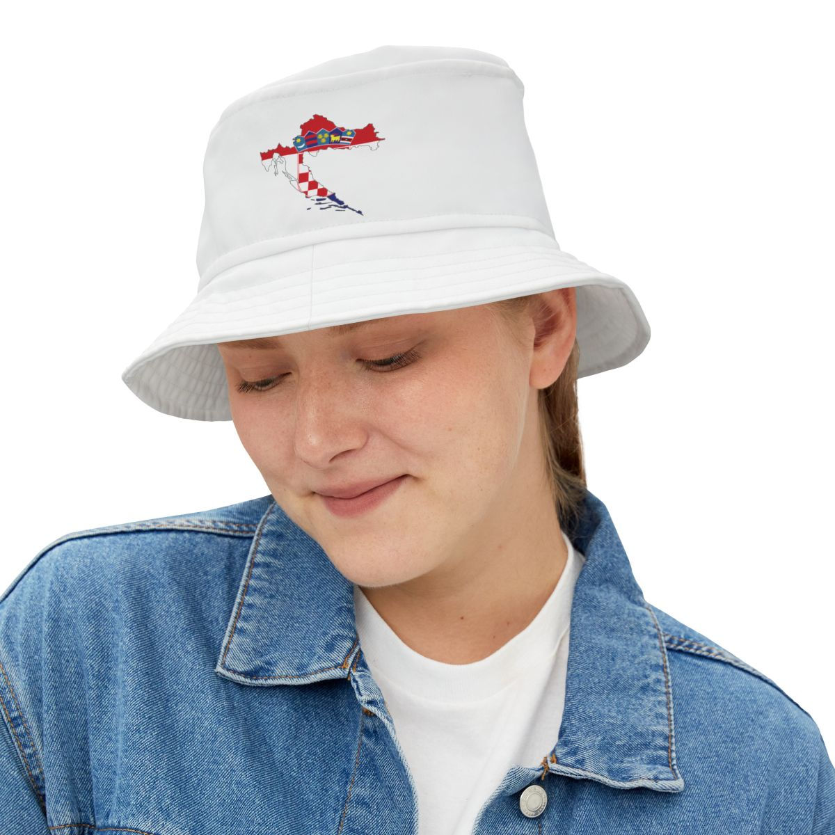 Croatia Map with Flag: Bucket Hat (AOP)