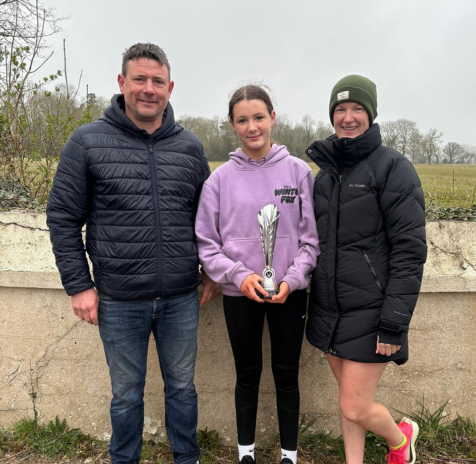 Nicola Hurley U-14 R-up at the Phale Road with family