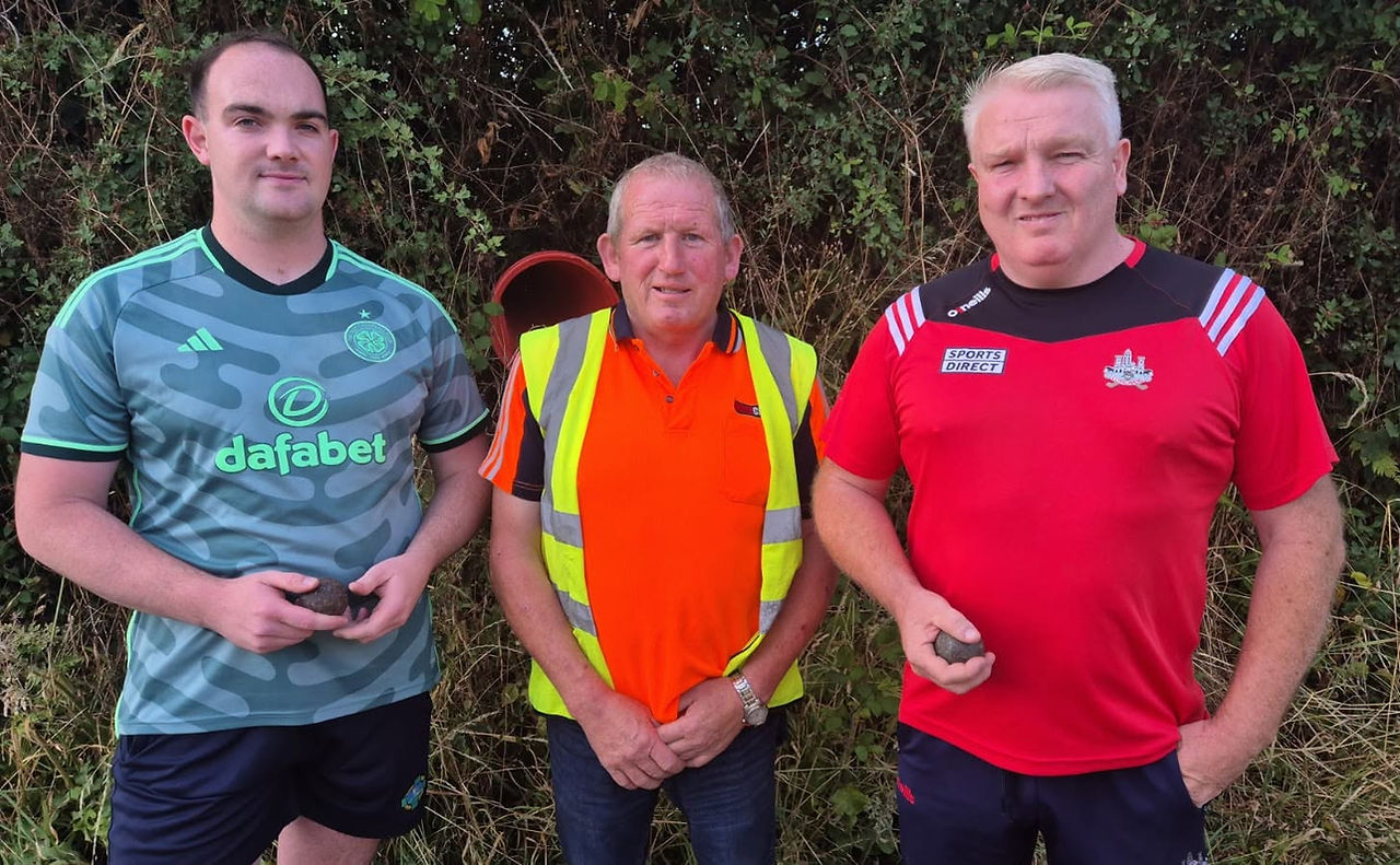 Novice A County SF Alan Brickley (West) bt Freddie Scannell (Gael) with ref Brian O'Donovan