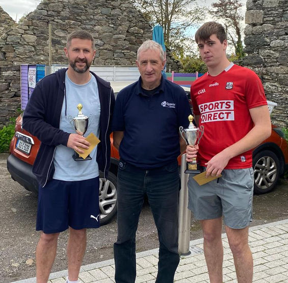 West Cork Novice-E (B) Final at Kilcrohane John Kilbane R-up & Paddy McCarthy Winner with West Cork PRO Donal O'Mahony