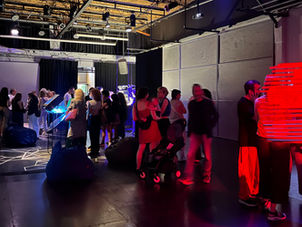 Presente Continuo cerró el 2024 con una exposición pública de las obras