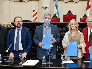 La Provincia de Córdoba y la Fundación Bunge y Born impulsan la capacitación docente en artes