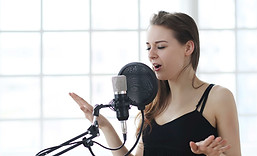 woman-singer.jpg