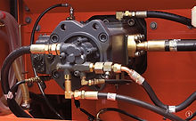 gusenichnyj_jekskavator_doosan_dx225lca_