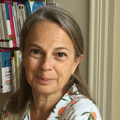 Emmanuelle au bureau juillet 20202020-07