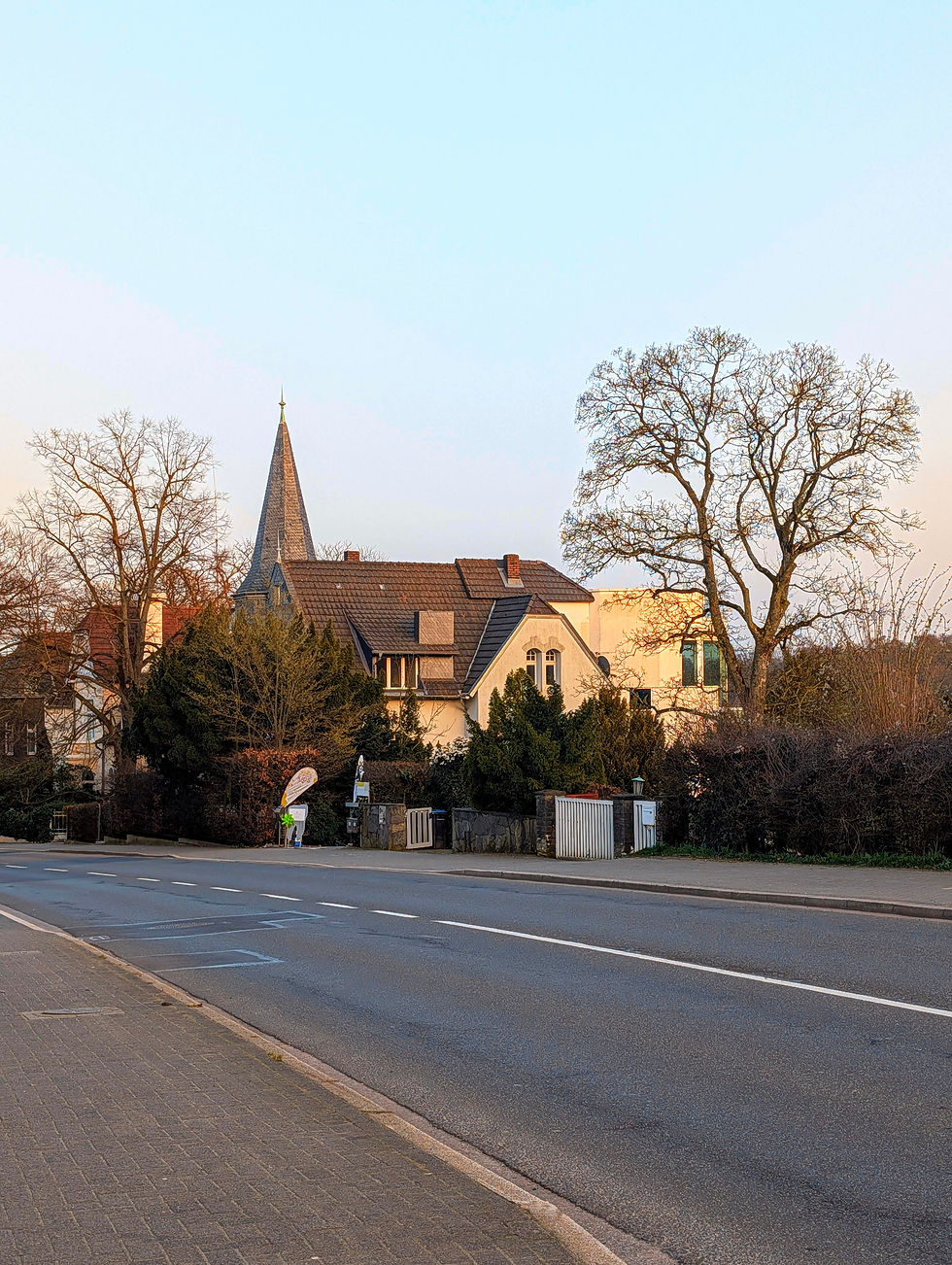 Villa Karoly im Frühjahr