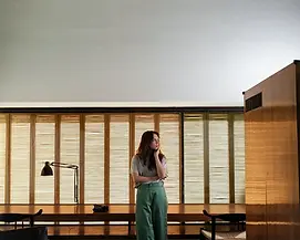 Melissa Gomis (Familia Gomis Bertrand) Fotograma de la pelicula “La Ricarda. Melodía de una casa”