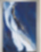 Imagem aérea abstrata em tons de azul, simbolizando profundidade emocional, fluidez e equilíbrio interior.