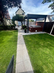 john and gaynor hot tub.JPG