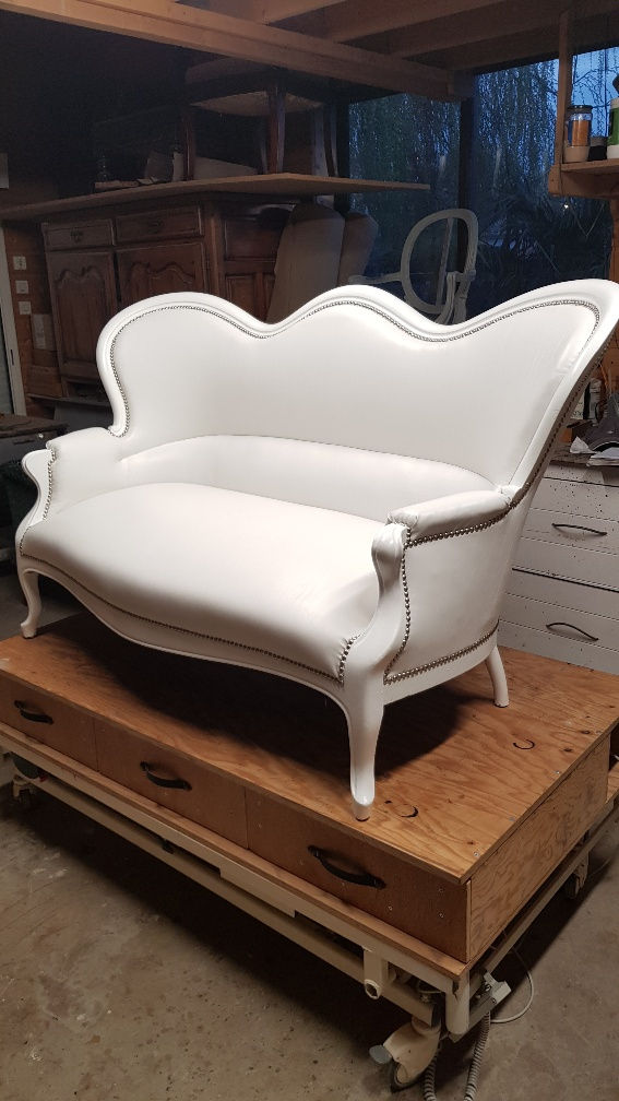 Banquette Napoléon III laque blanche nacrée skail blanc