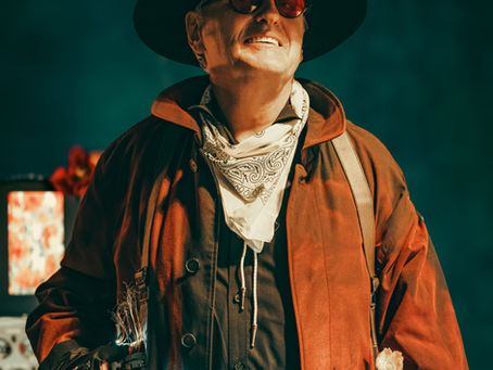 CHUCK WOOKE