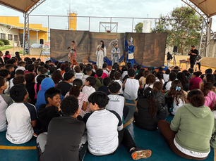 Barrinha recebeu um teatro musical que uniu fantasia e educação ambiental.