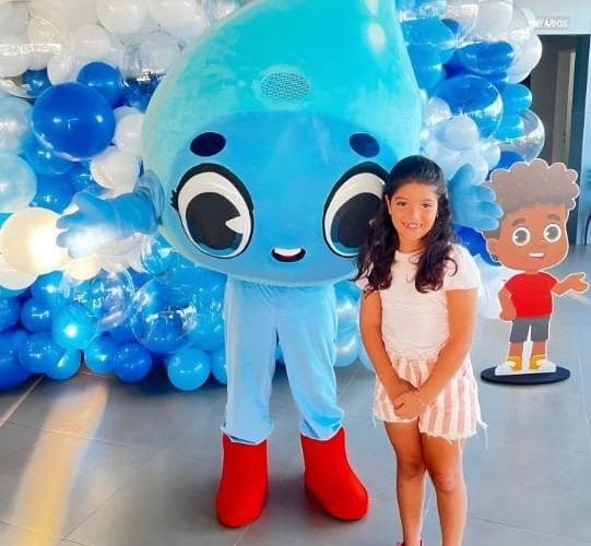 O programa promove educação sanitária e ambiental para estudantes do ensino fundamental, abordando t