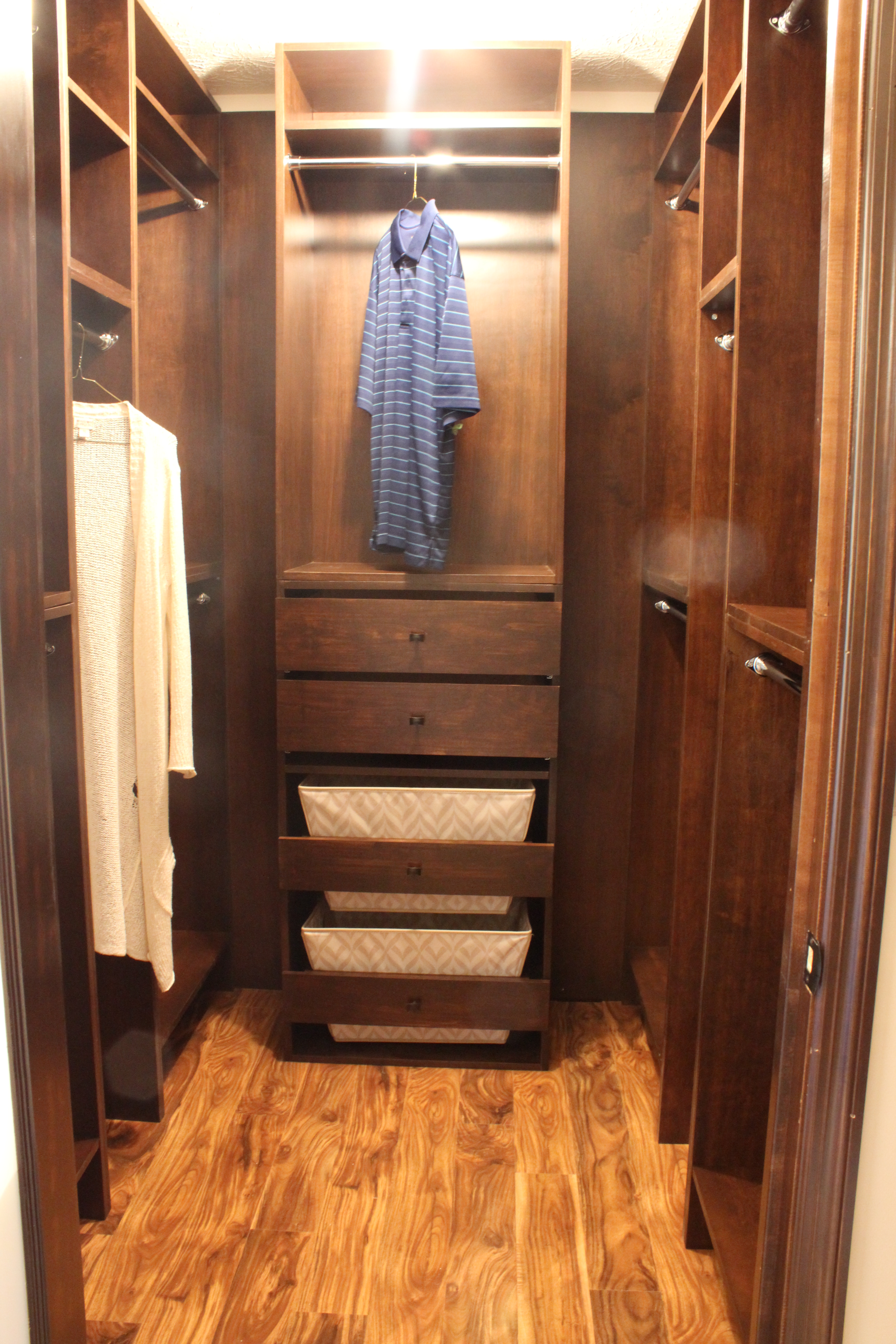 Poplar closet