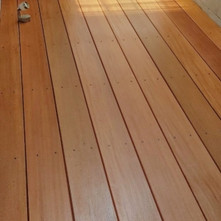 decking bengkirai solid di teras rumah