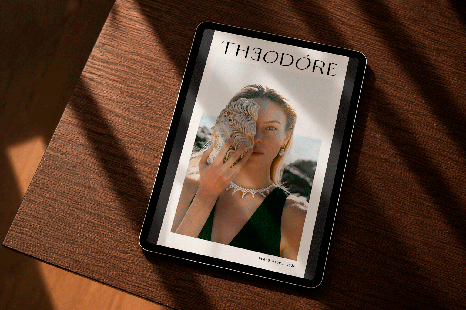 Versión digital del linebook de Theodore para la colección Spring Summer 2026