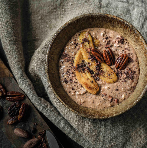 High-End Foodfotografie – Appetitliche Inszenierung von Schoko-Bananen-Porridge – Kitchenkiss Studio