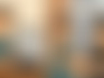 Advogado criminal de Itajaí explica crime de receptação enquanto verifica IMEI de celular possivelmente roubado