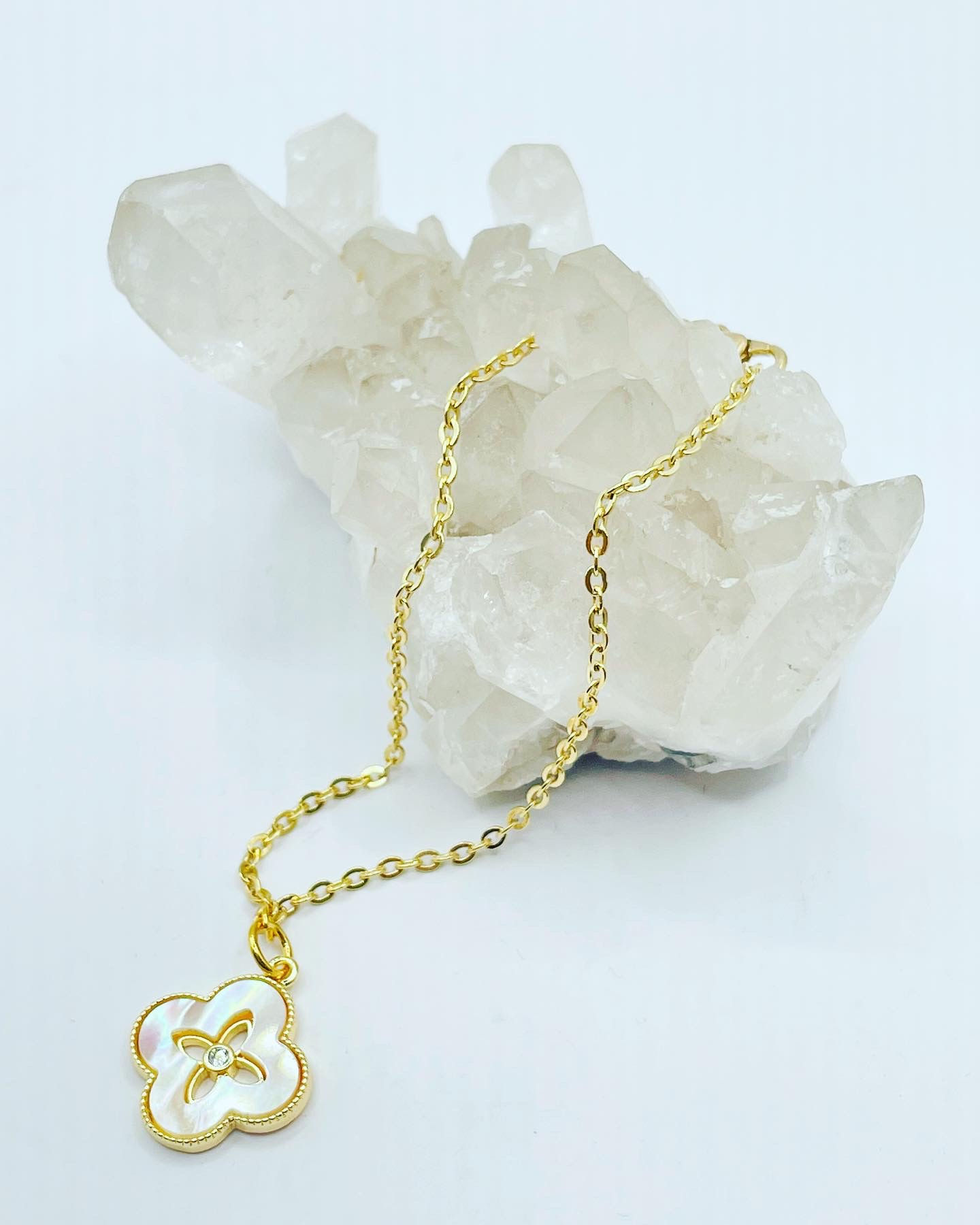 Ellie Mother of Pearl Necklace