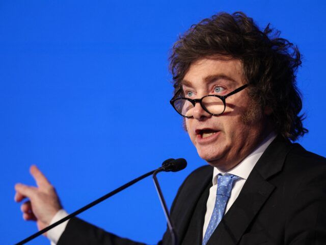¡Fuera! Argentina to Expel Foreigners Who Insult the Country