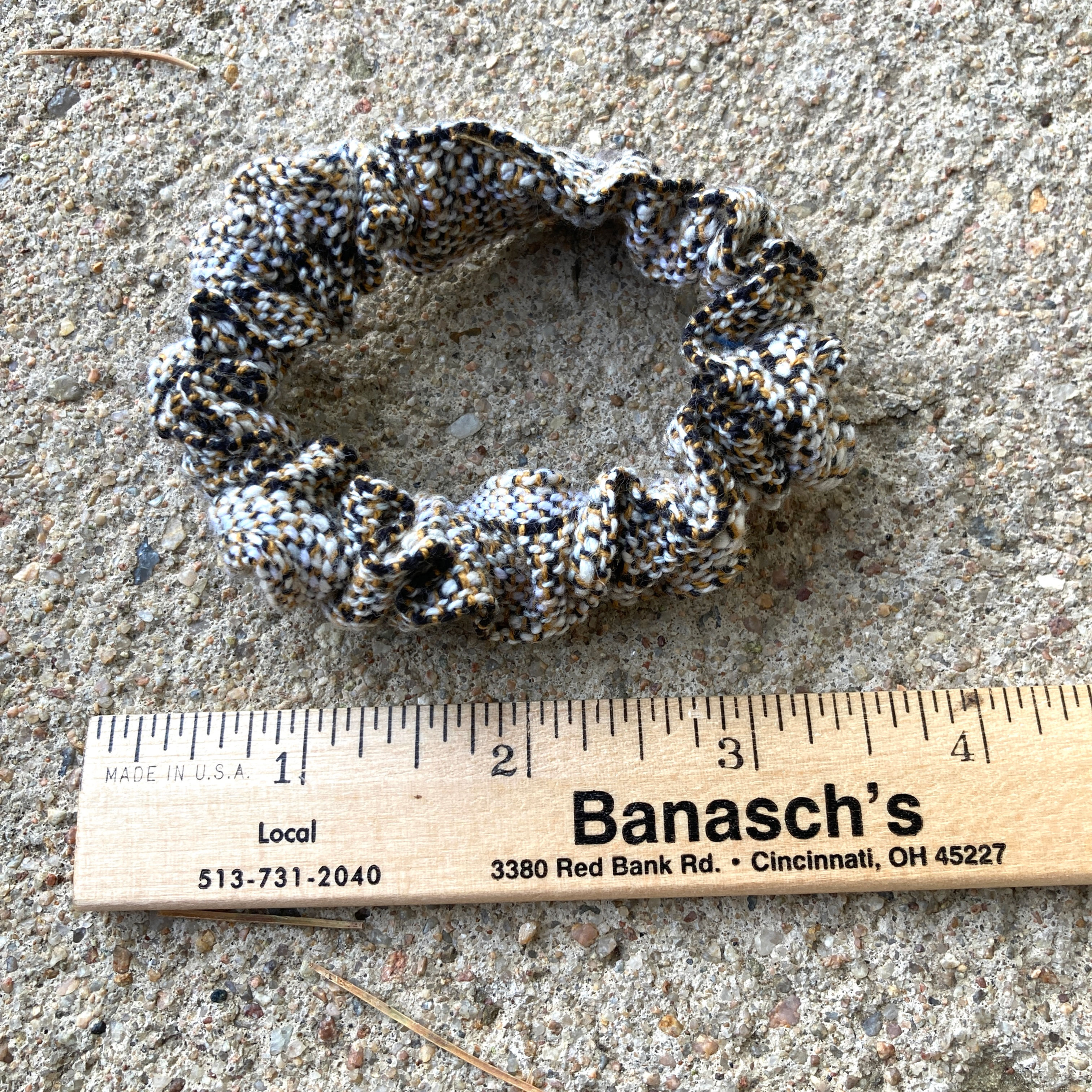 Brandy 2 Scrunchy, horizontal