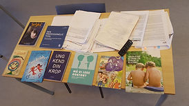 Seksualitet fra man er lille, små børn og seksualitet, små børn og krop, ung kend din krop, børn og onani, forældre er usikre på små børns seksualitet, kropslege, nysgerrighed, far mor og børn