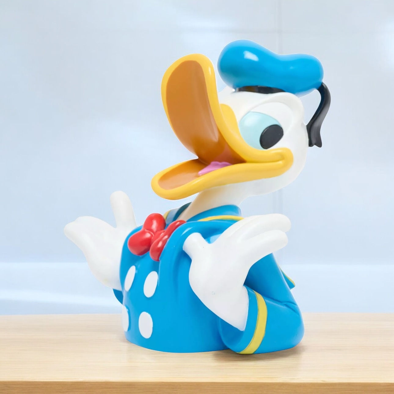 Grande tirelire Donald Duck Disneyland dans un coffret cadeau