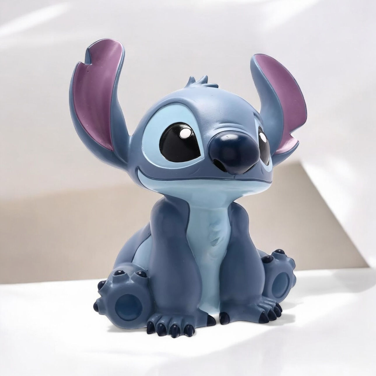 Grande tirelire Stitch - Disneyland dans un coffret cadeau