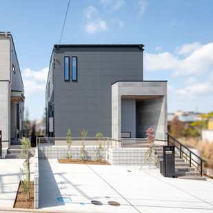 【鎌倉市稲村ガ崎Ⅲ2号棟】LDKは広々23.5帖！書斎や広々WICで穏やかな暮らしが叶うお家