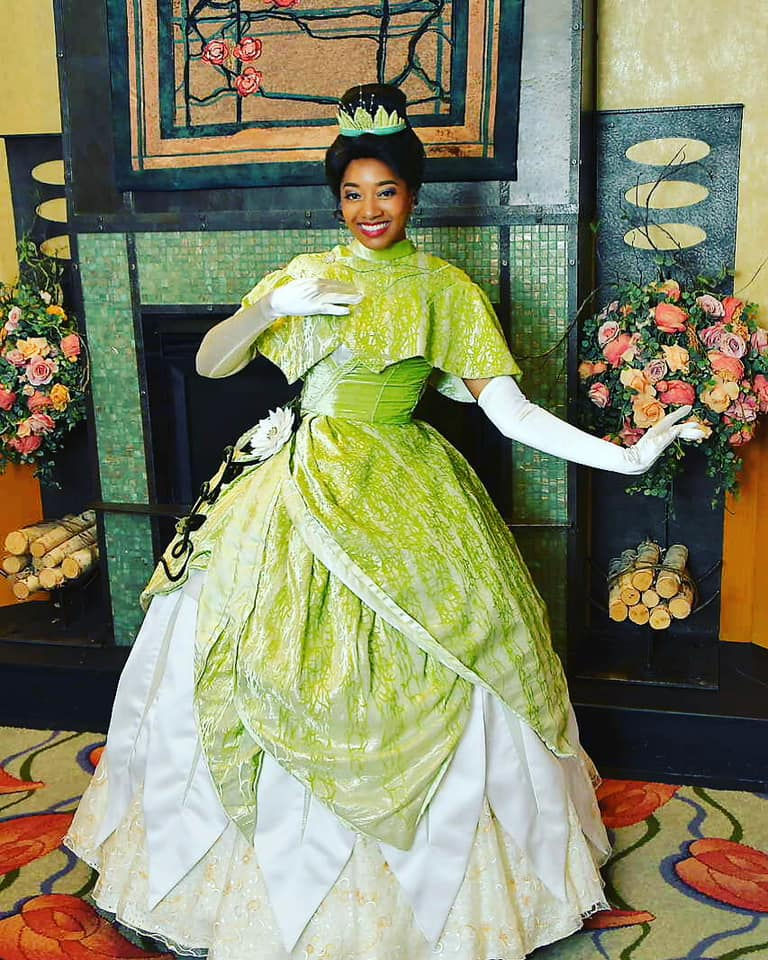 Thumbnail: Disneyland Characters at Dining Locations