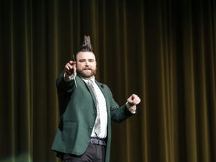 Five Signs Your Event Needs a Professional Emcee
