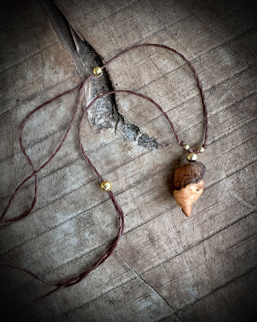 Miniaturbild: Halskette / Amulett mit Baumperle / Messing / Holz