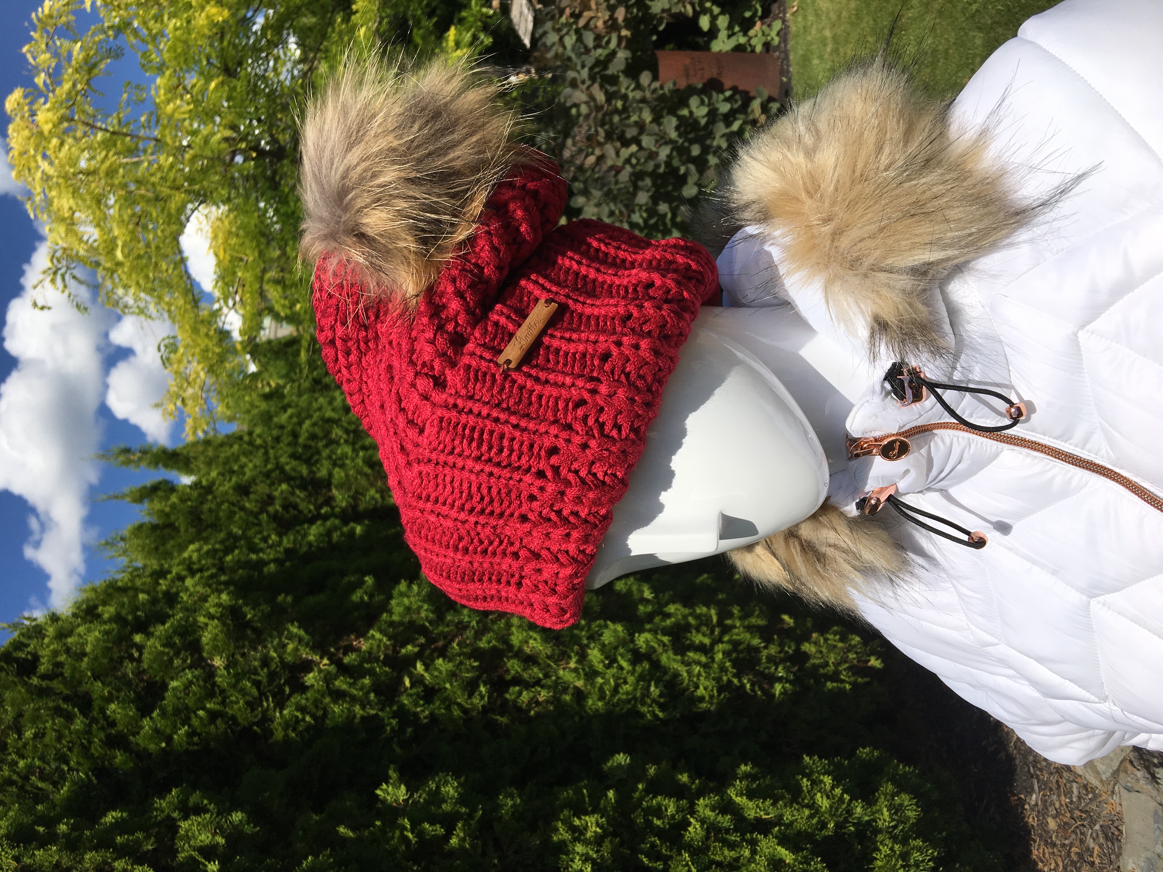 100% AUTHENTIC FOX FUR POM POM BEANI