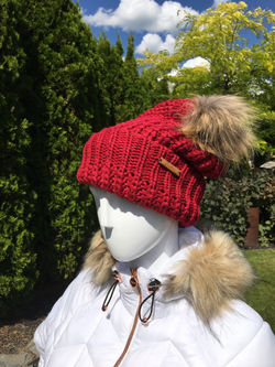 100% AUTHENTIC FOX FUR POM POM BEANI