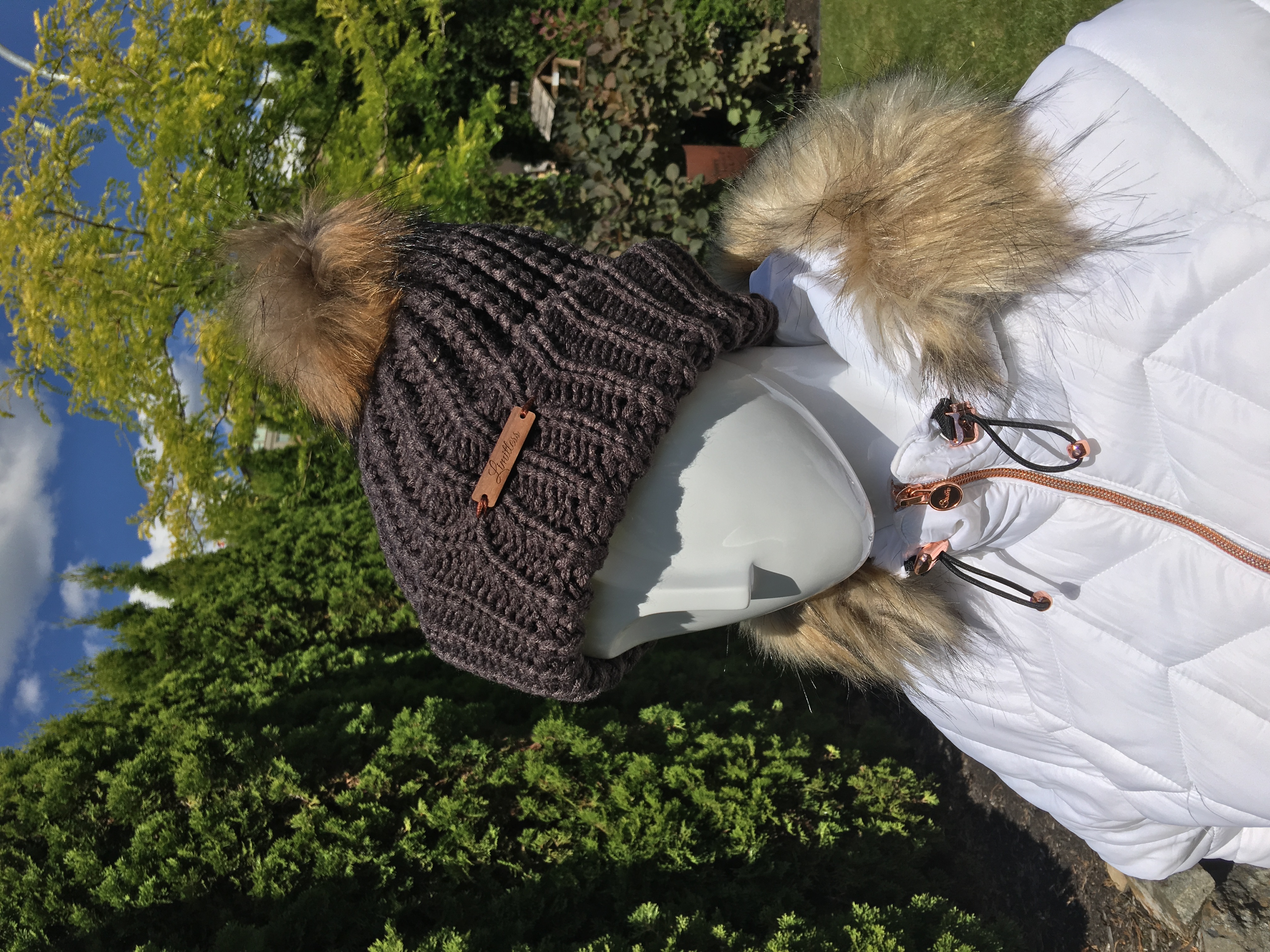 100% AUTHENTIC FOX FUR POM POM BEANI