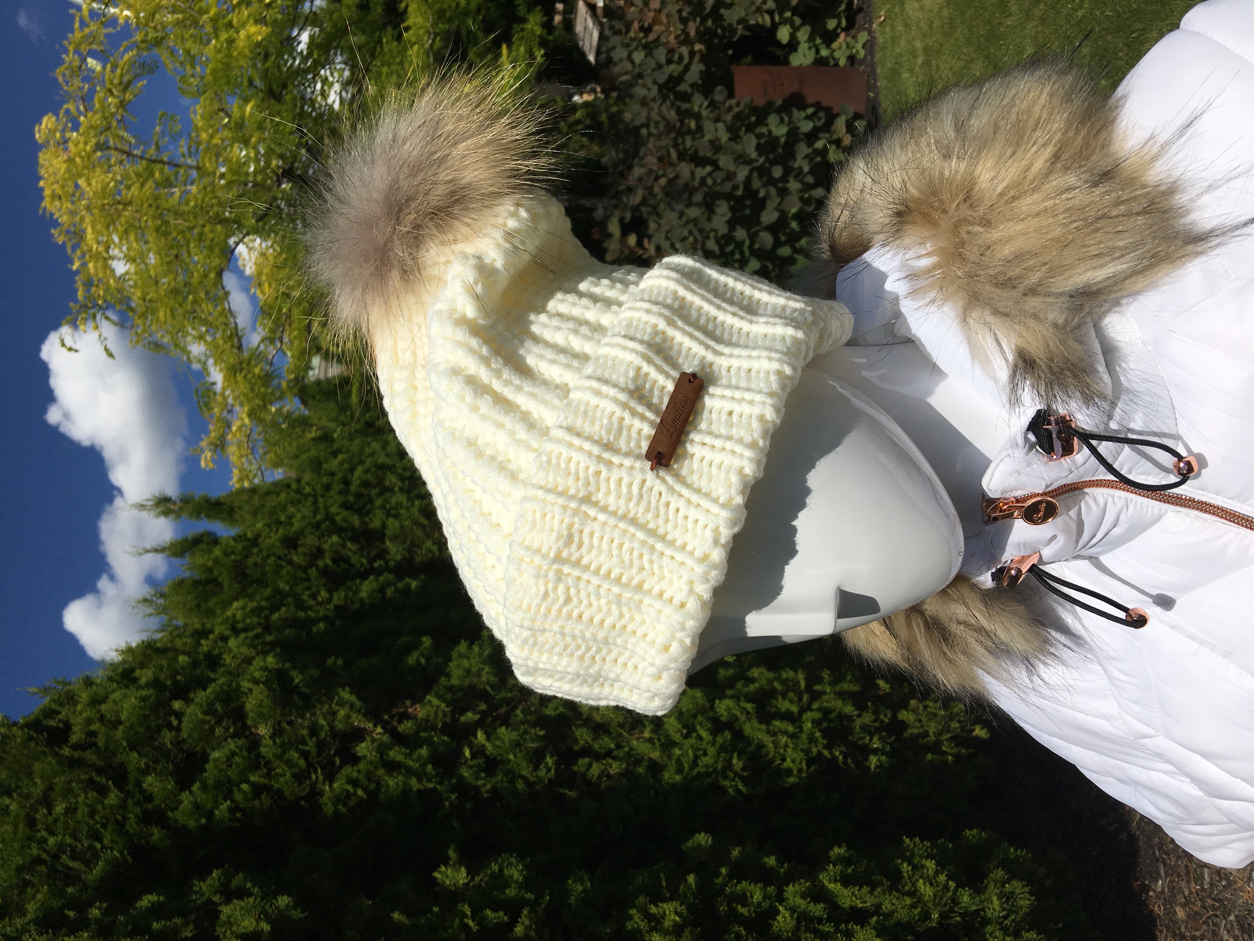 100% AUTHENTIC FOX FUR POM POM BEANI