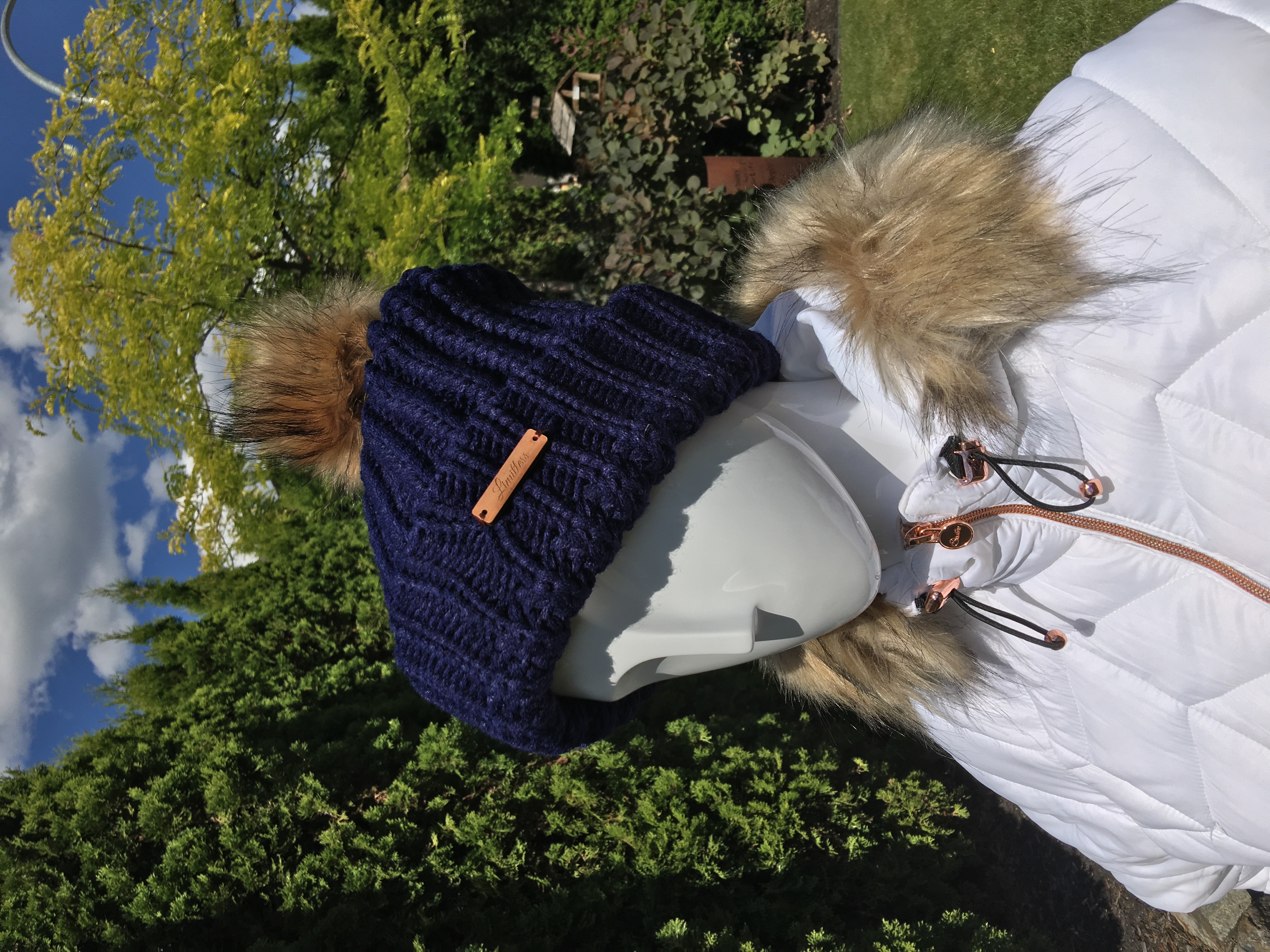 100% AUTHENTIC FOX FUR POM POM BEANI
